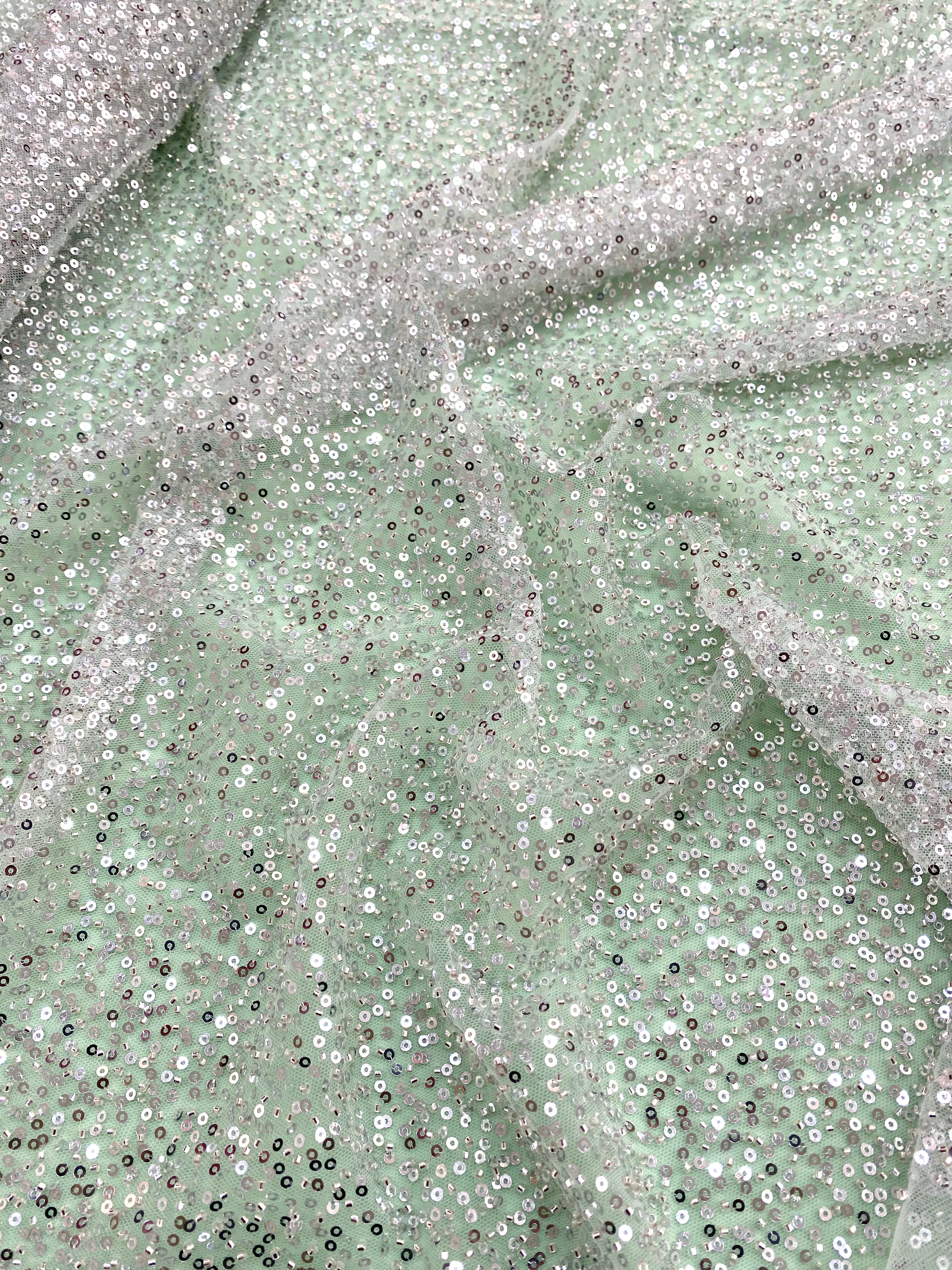 Cupon 1.20 m Dantela Couture Argintie pe Tulle Verde Menta cu Model General, cu Margele si Paiete