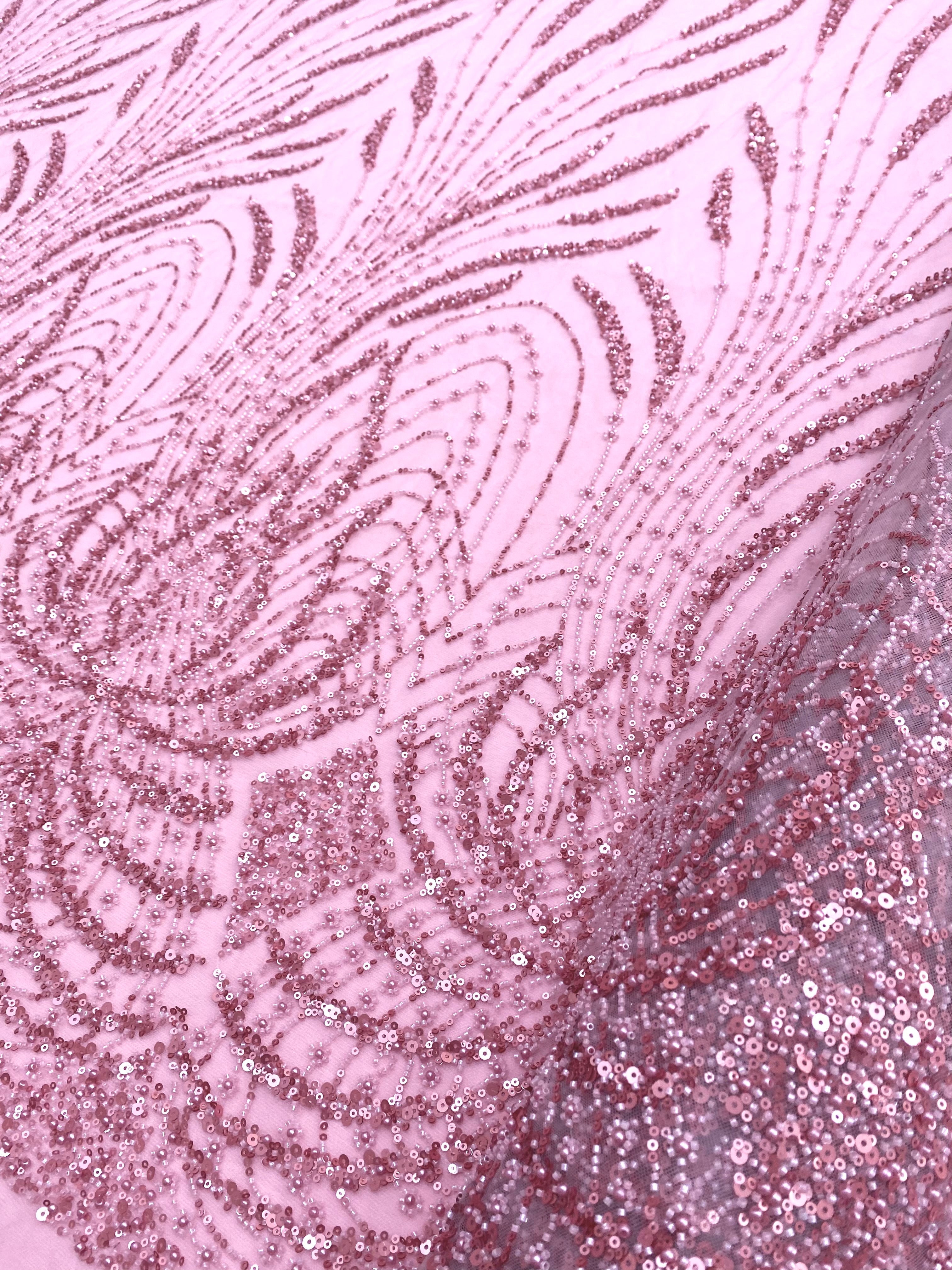 Dantela Couture rózsaszín panellel, gyöngyökkel, gyöngyöcskékkel és flitterekkel