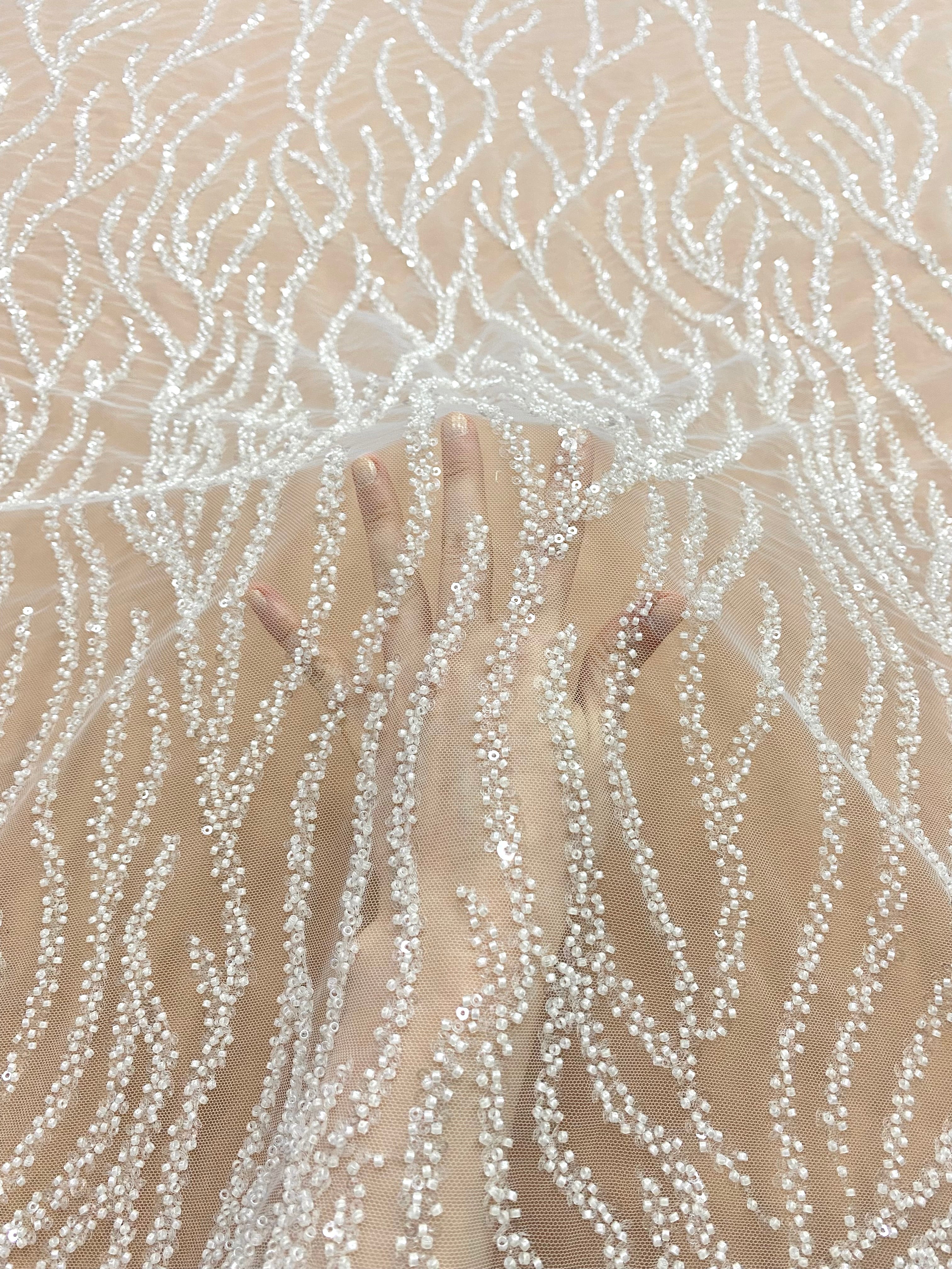 Csipke Couture Ivory, szálas díszítéssel, gyöngyökkel és flitterekkel
