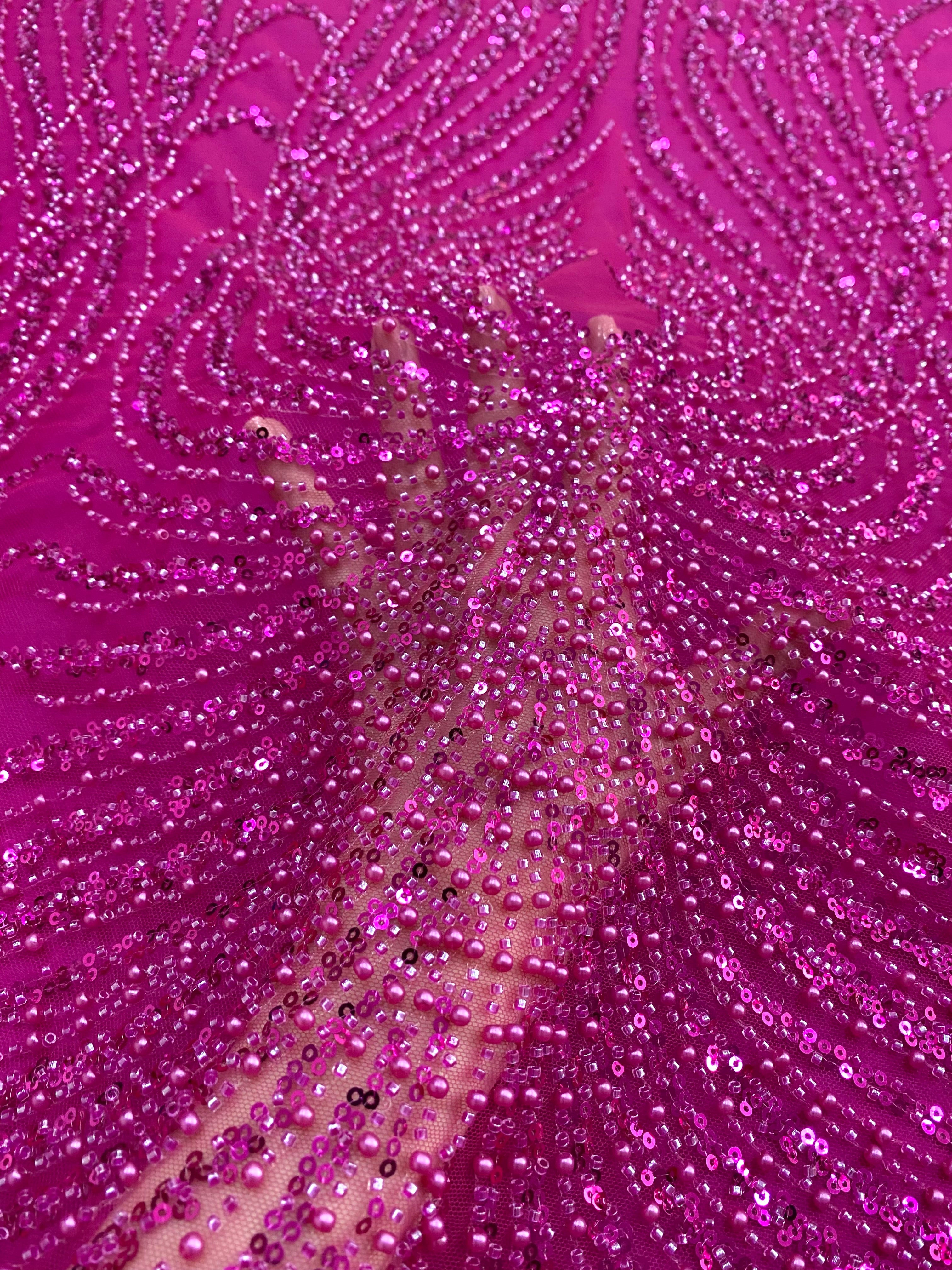Dantela Couture Fucsia cu Panou, cu Perle, Margele si Paiete