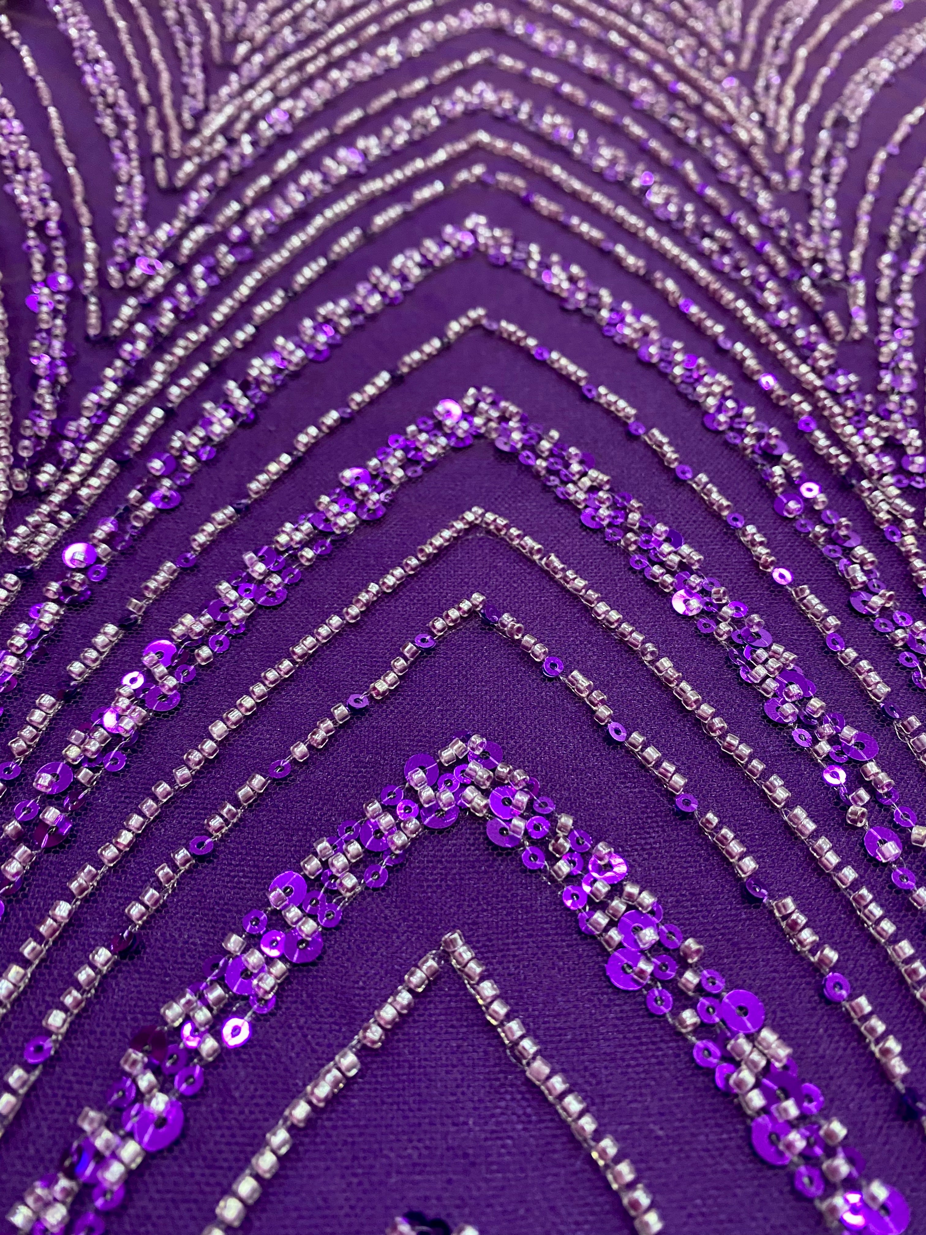 Dantela Couture Mov Inchis cu Model Geometric cu Margele si Paiete