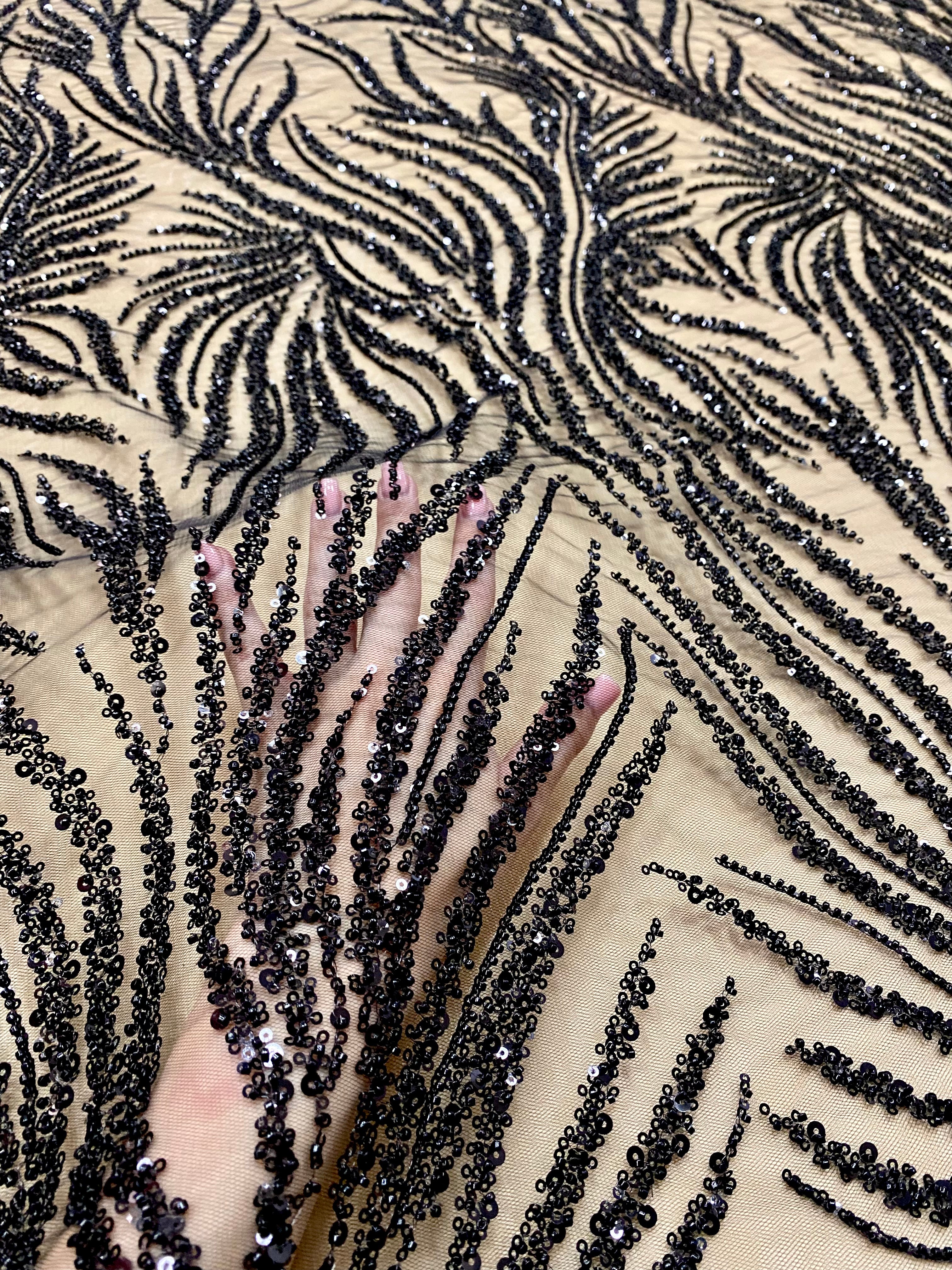 Cupon 0.80 m din Dantela Couture Neagra cu Siraguri, cu Margele si Paiete