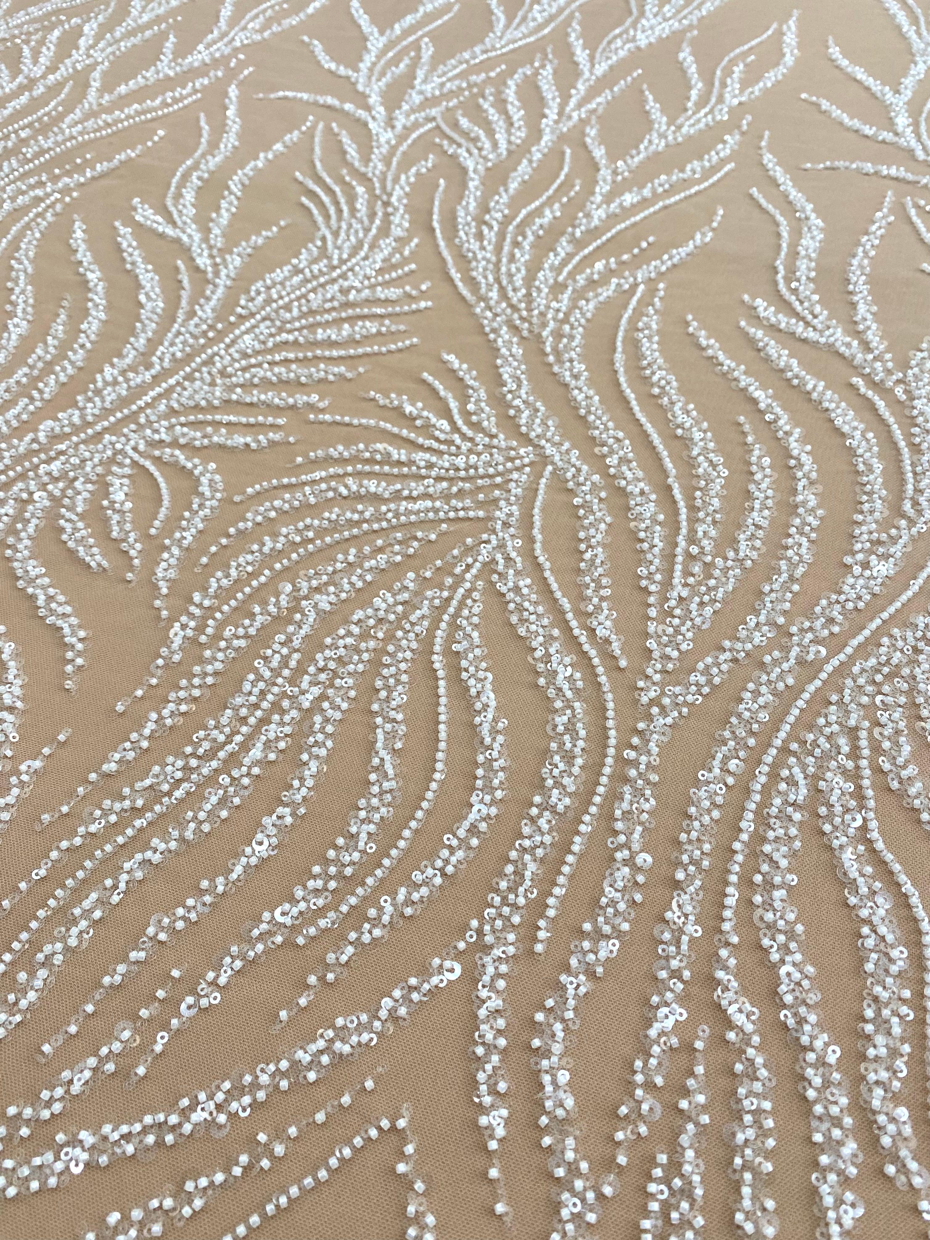 Dantela Couture Ivory pe Tulle Nude cu Siraguri, cu Margele si Paiete