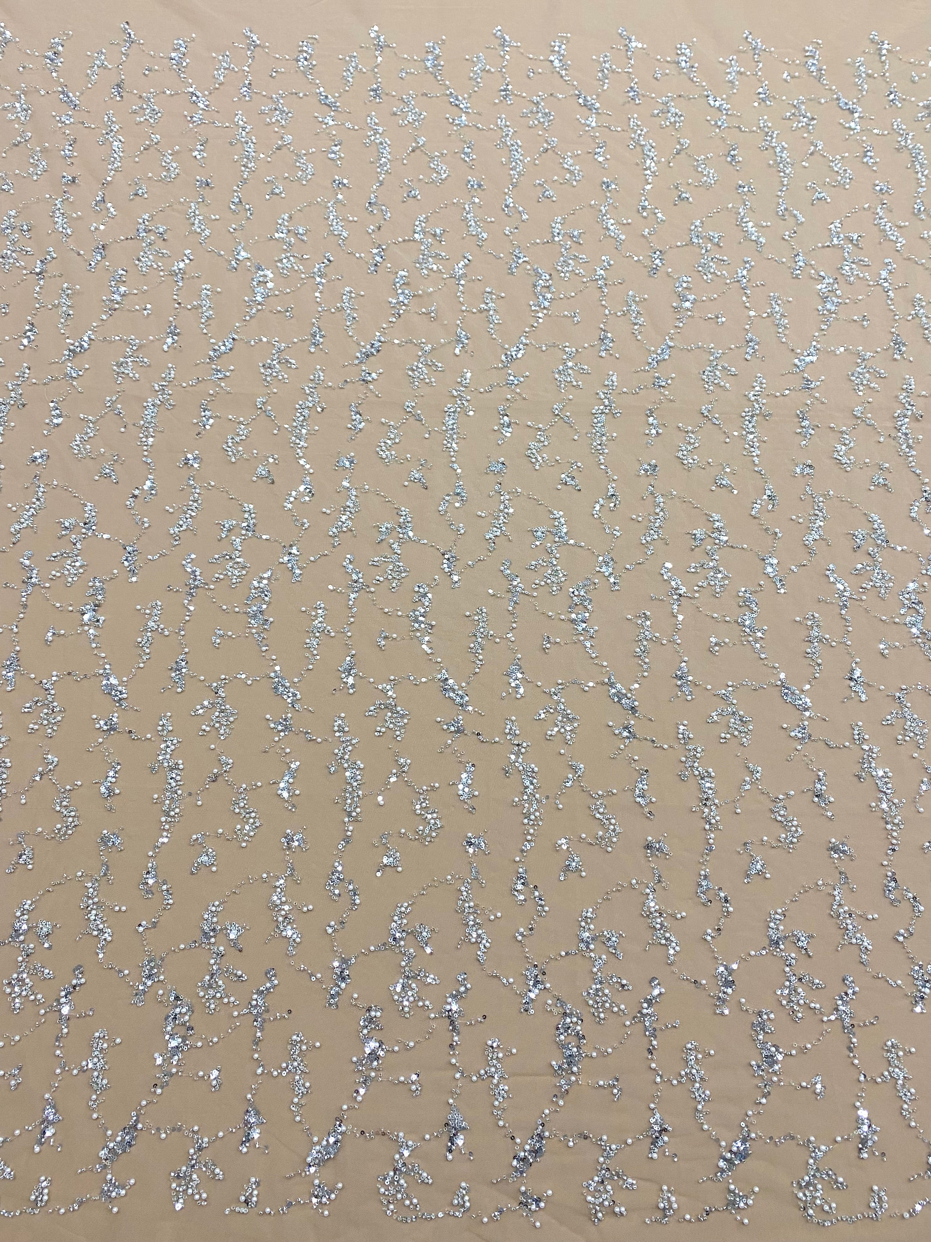 Dantela Couture Argintie pe Tulle Nude, cu Perle, Margele si Paiete