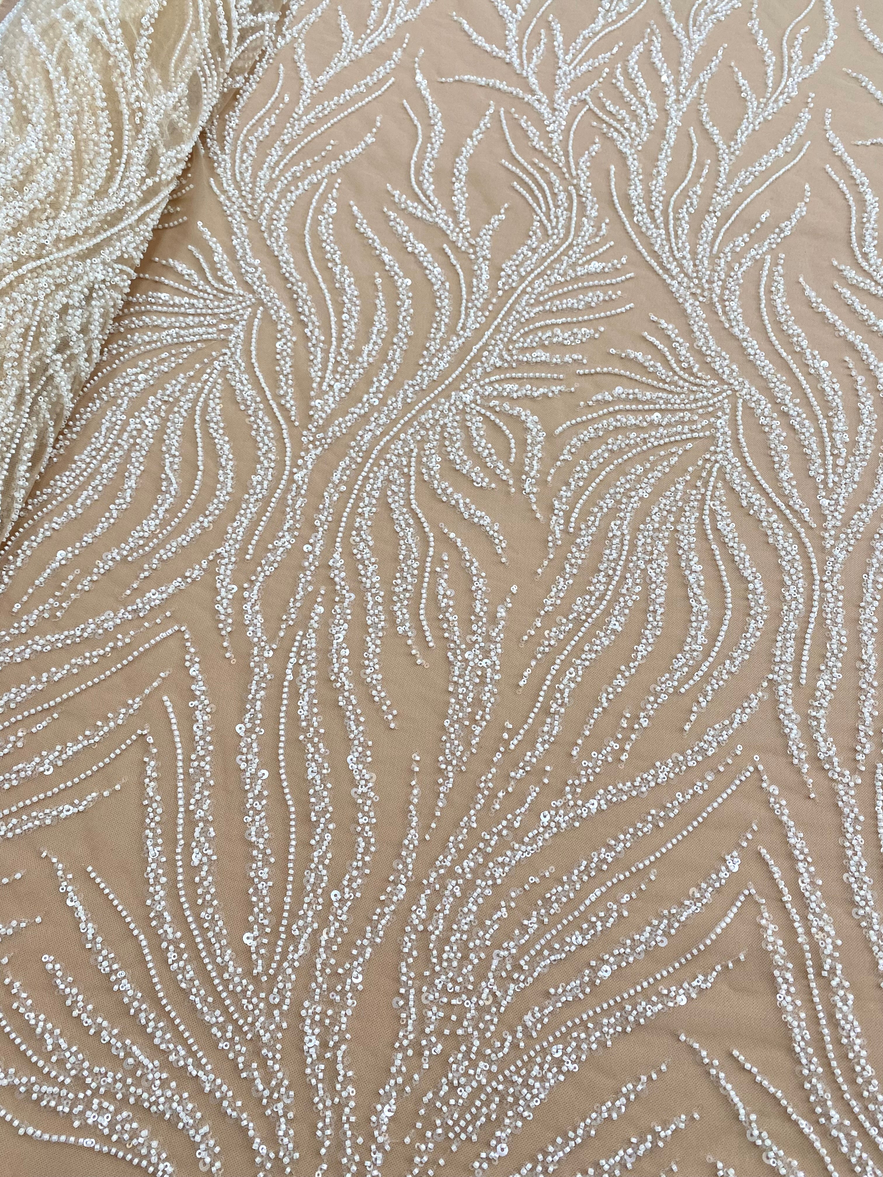 Dantela Couture Ivory pe Tulle Nude cu Siraguri, cu Margele si Paiete