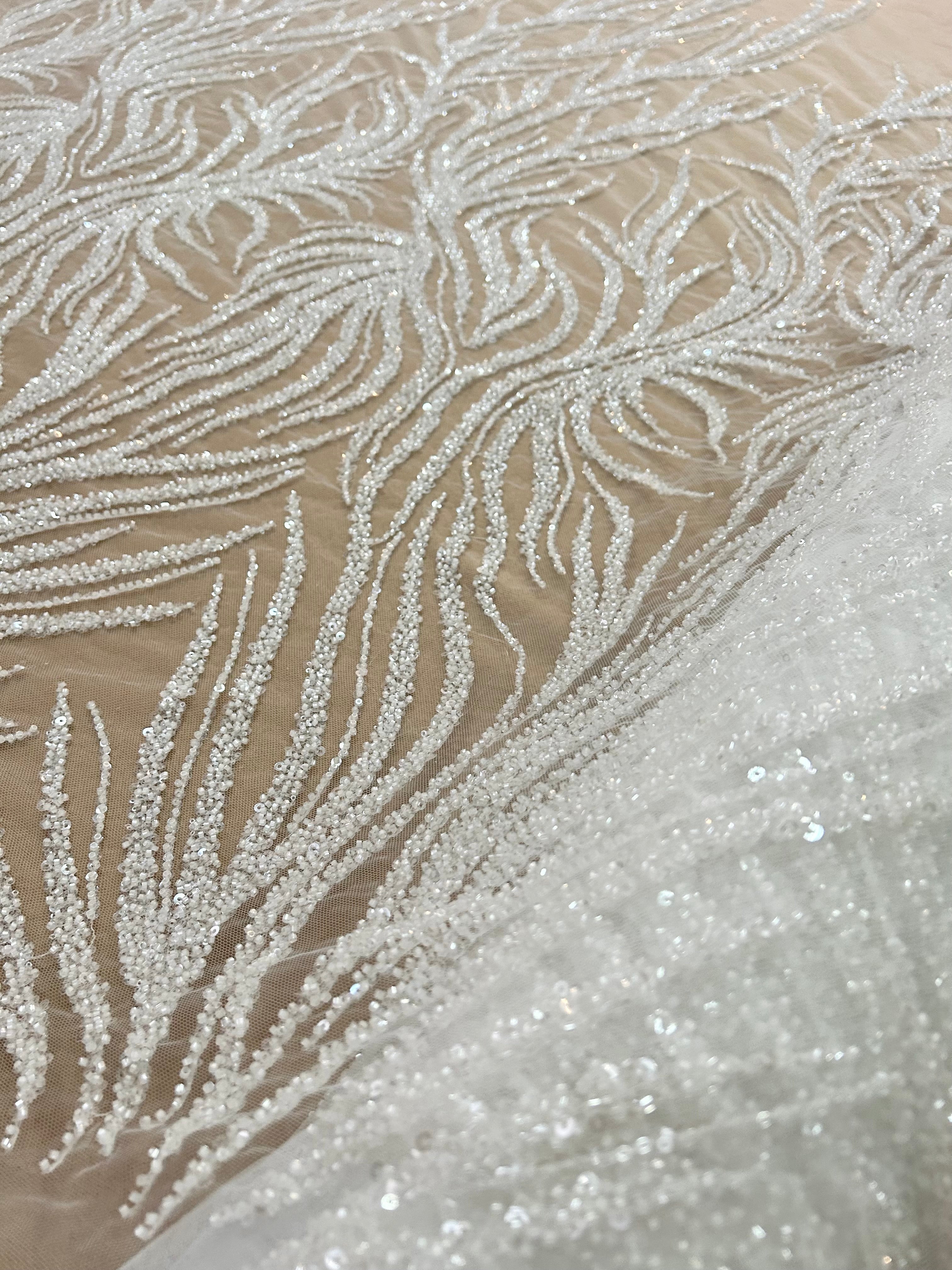 Cupon 1.50 m din Dantela Couture Ivory cu Siraguri, cu Margele si Paiete