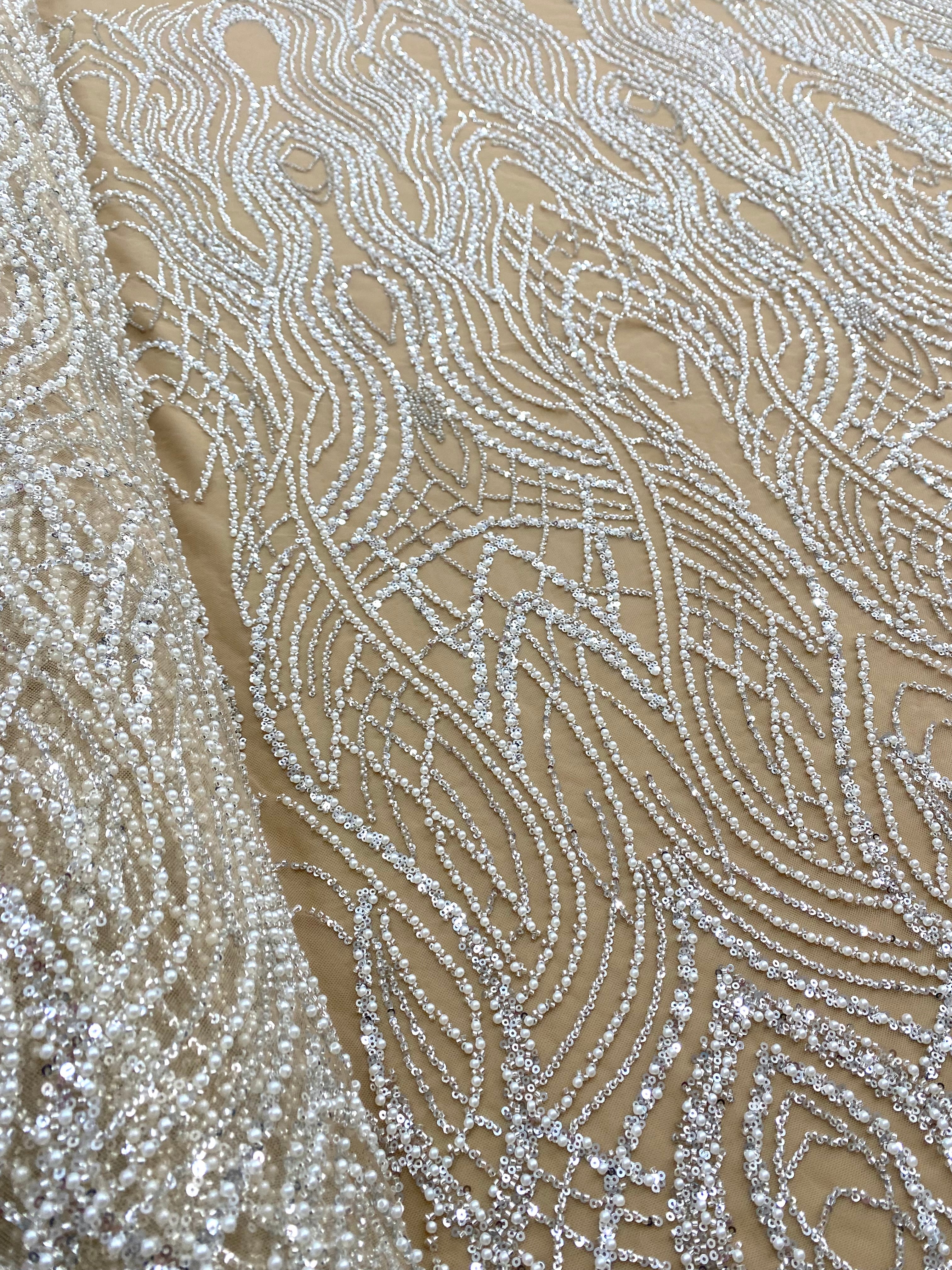 Dantela Couture Argintie pe Tulle Nude cu Perle, Margele si Paiete