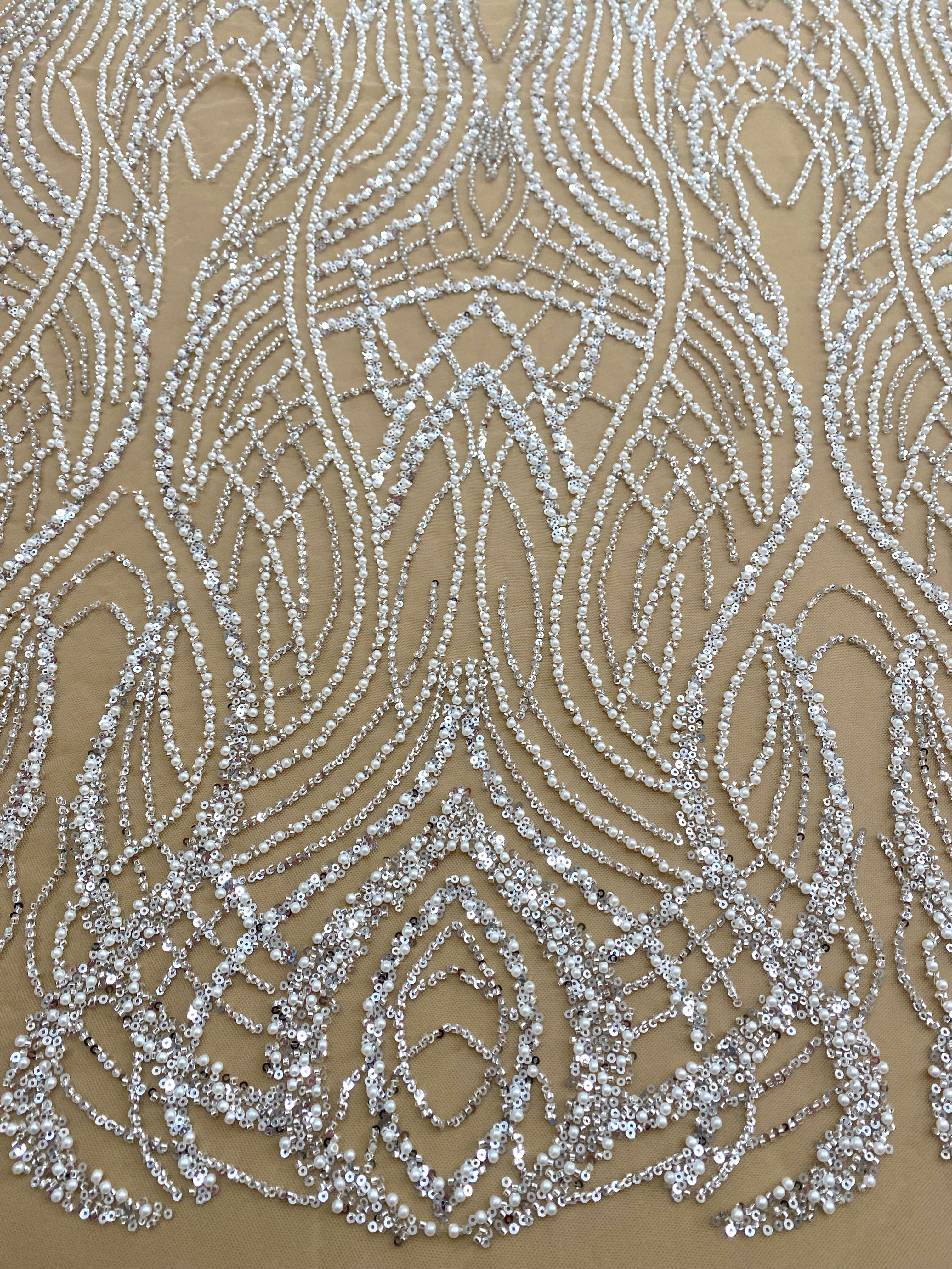 Dantela Couture Argintie pe Tulle Nude cu Perle, Margele si Paiete