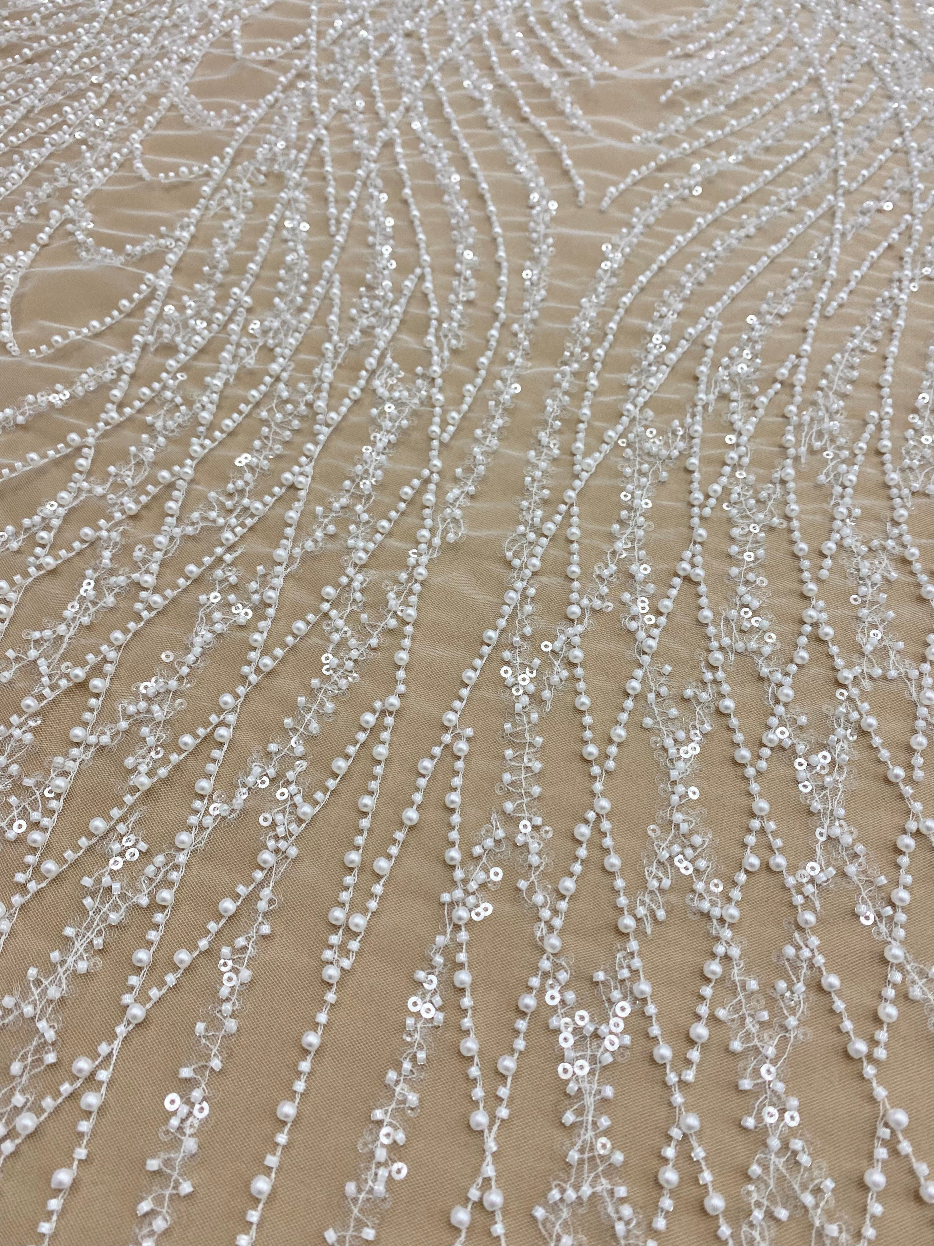 Cupon 1.50 m din Dantela Couture Ivory cu Panou, cu Perle, Margele si Paiete