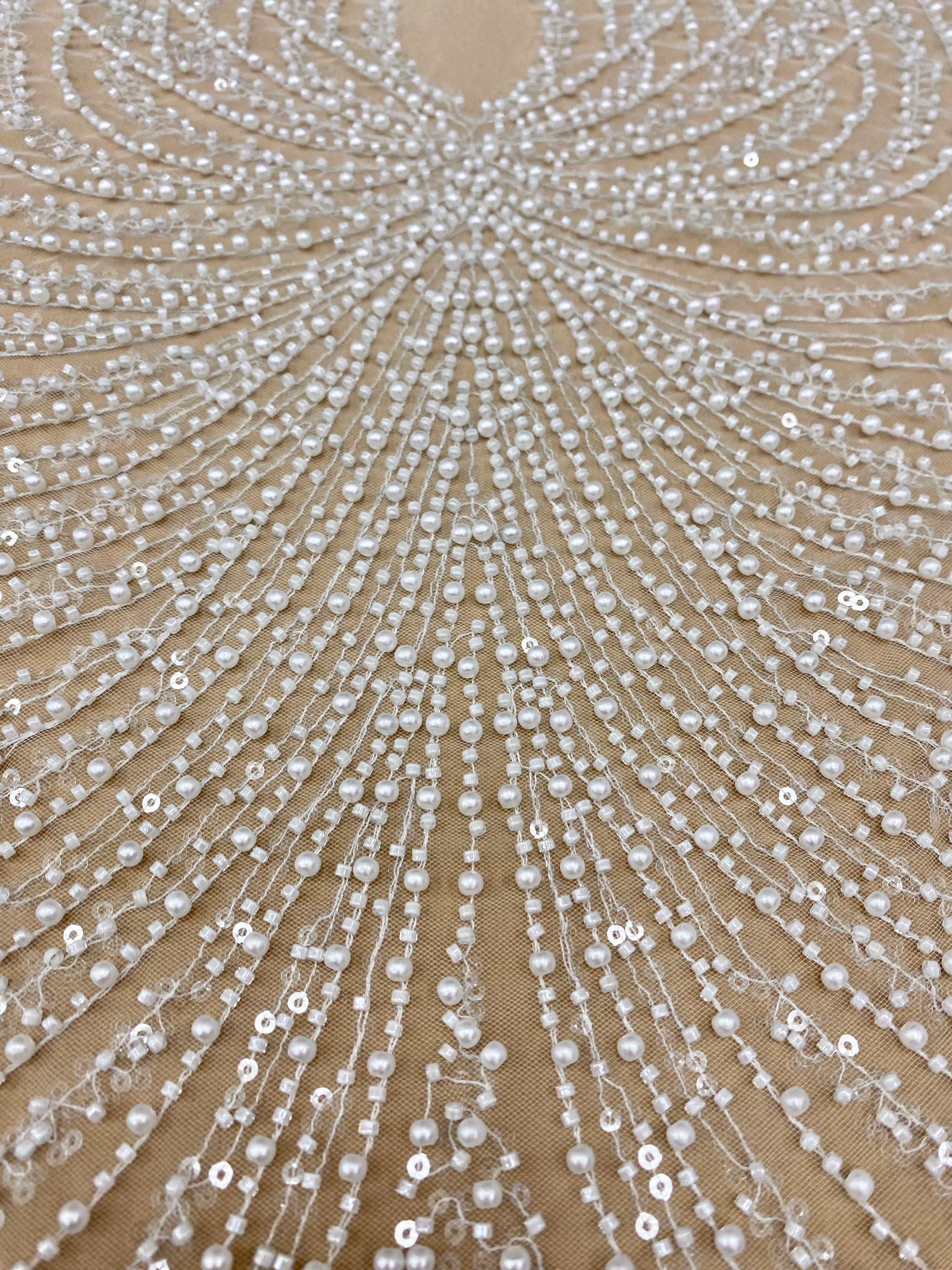 Cupon 1.50 m din Dantela Couture Ivory cu Panou, cu Perle, Margele si Paiete