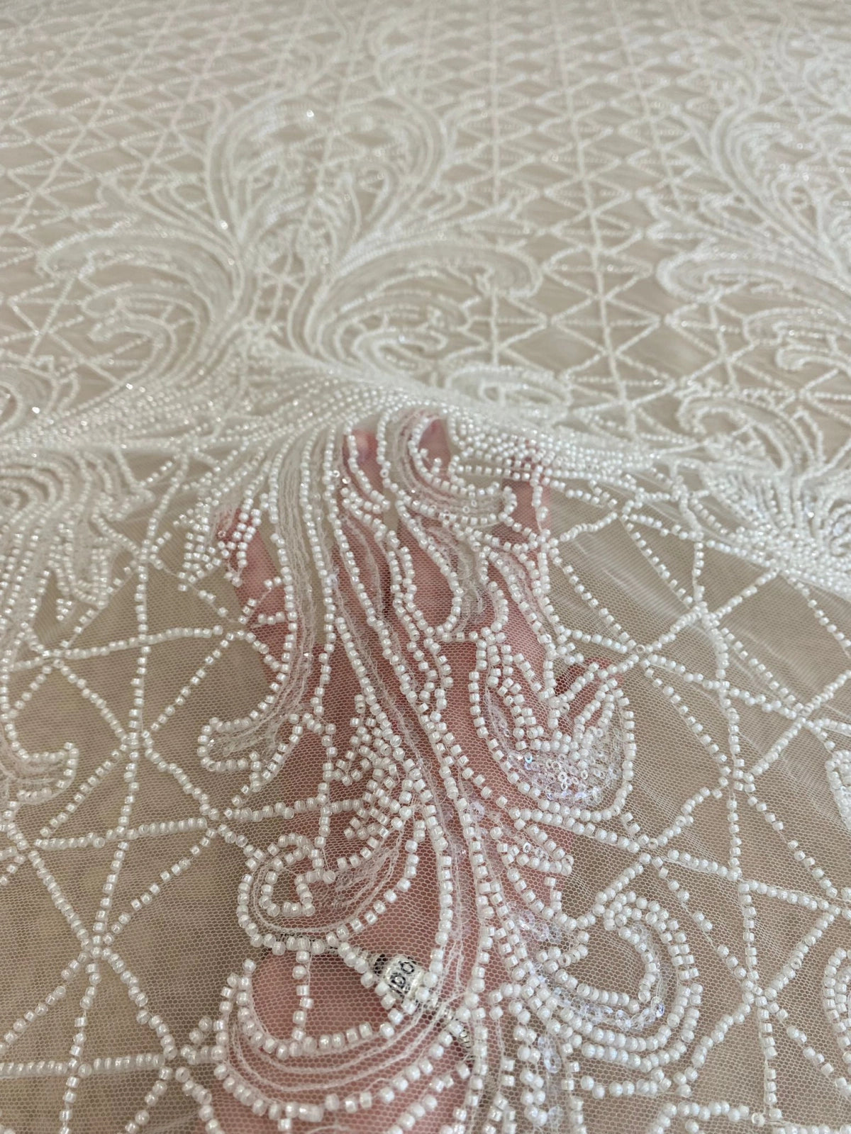 Dantela Ivory cu Model Geometric, cu Perle si Paiete