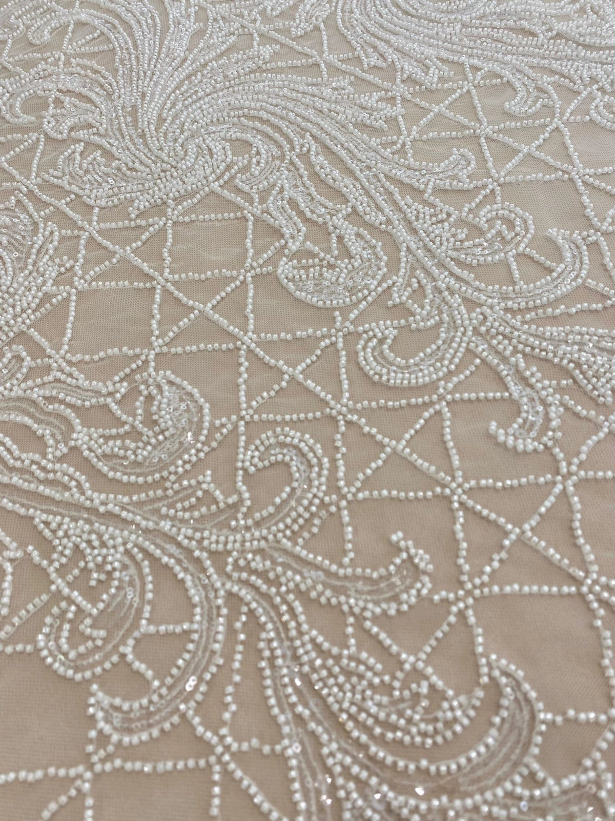 Dantela Ivory cu Model Geometric, cu Perle si Paiete