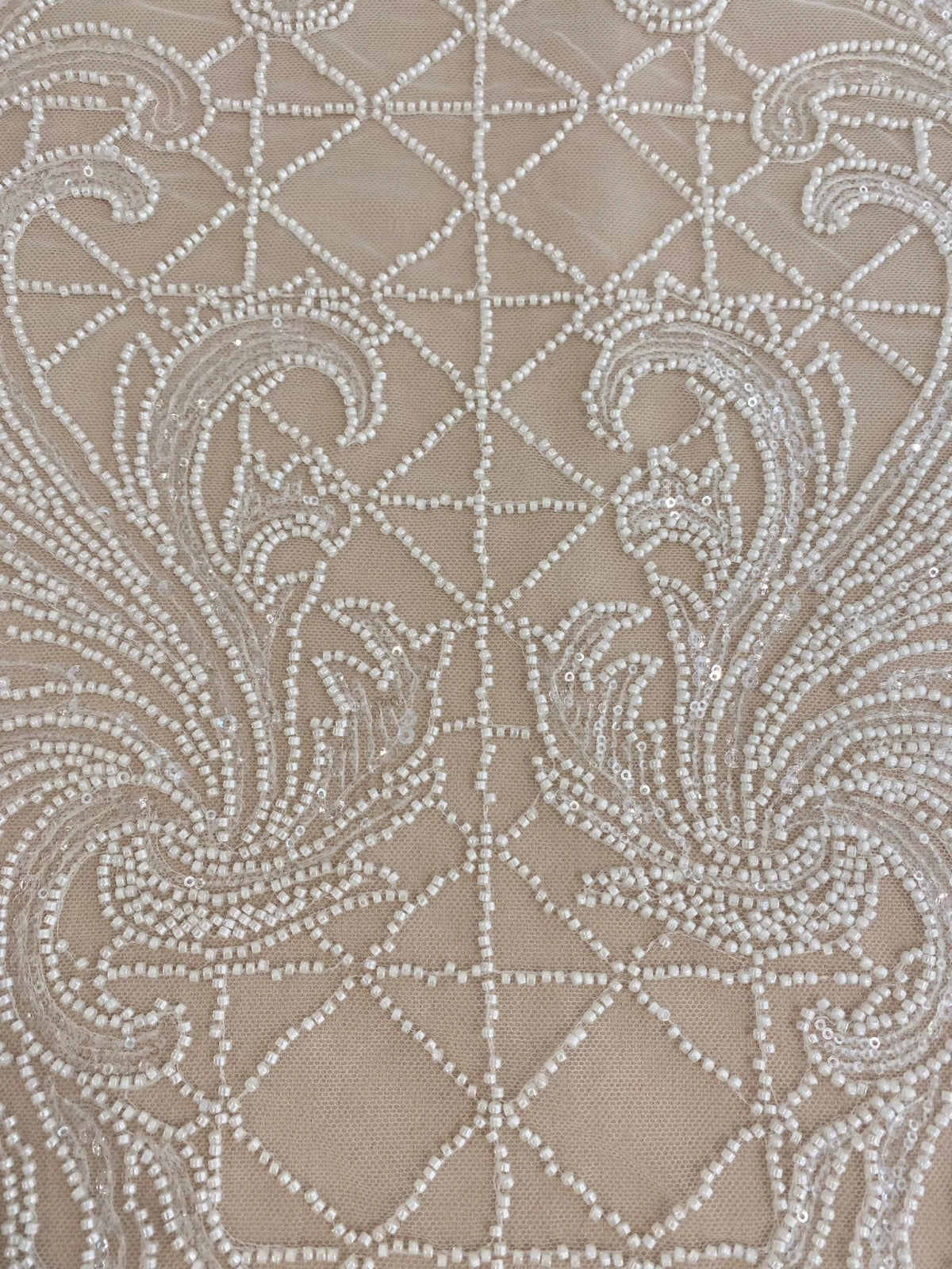 Dantela Ivory cu Model Geometric, cu Perle si Paiete