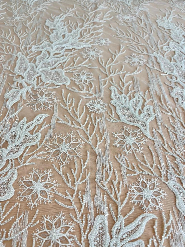 Dantela Ivory cu Model Floral, cu Perle si Paiete