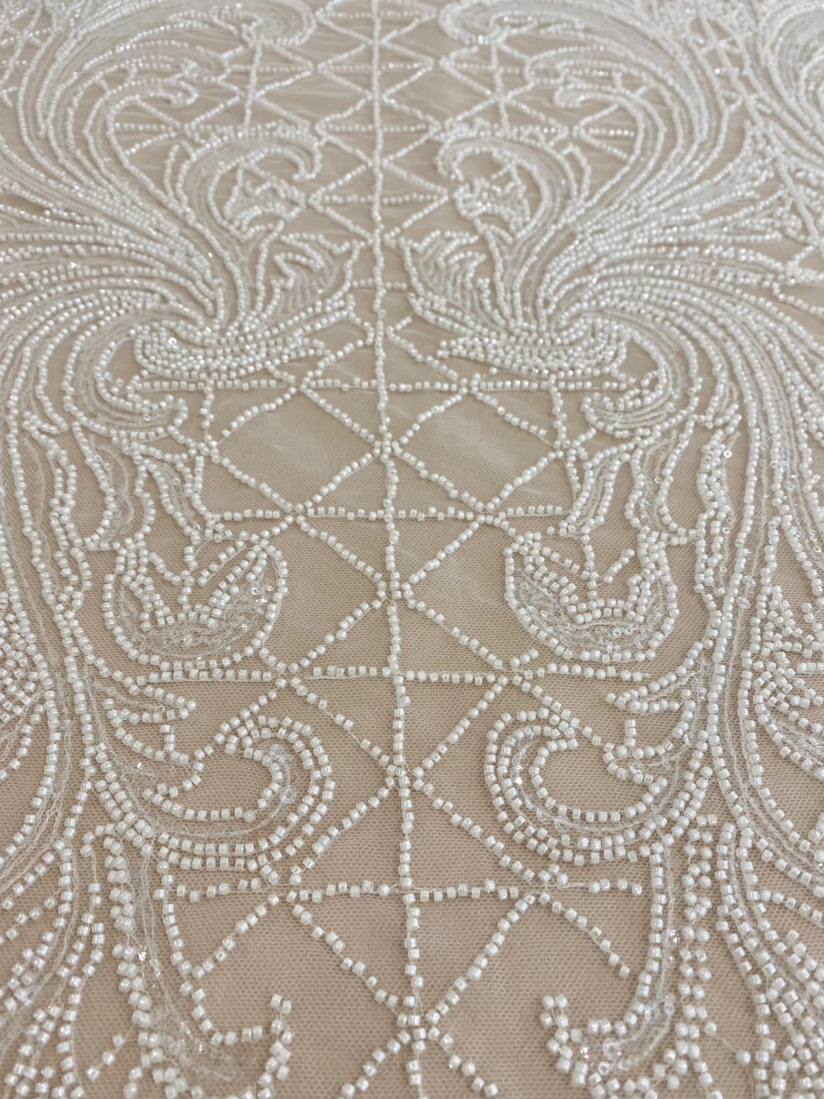 Dantela Ivory cu Model Geometric, cu Perle si Paiete