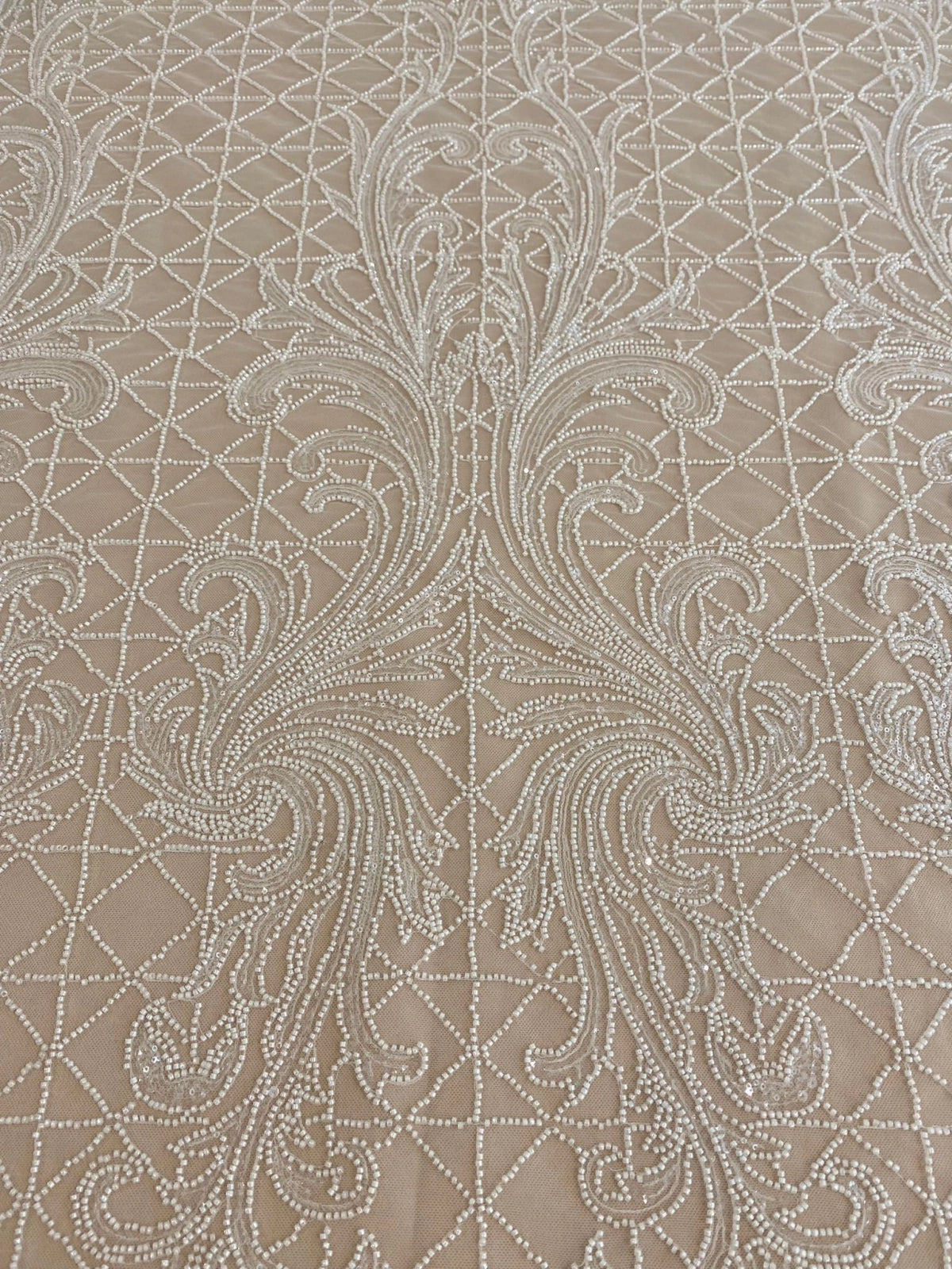 Dantela Ivory cu Model Geometric, cu Perle si Paiete