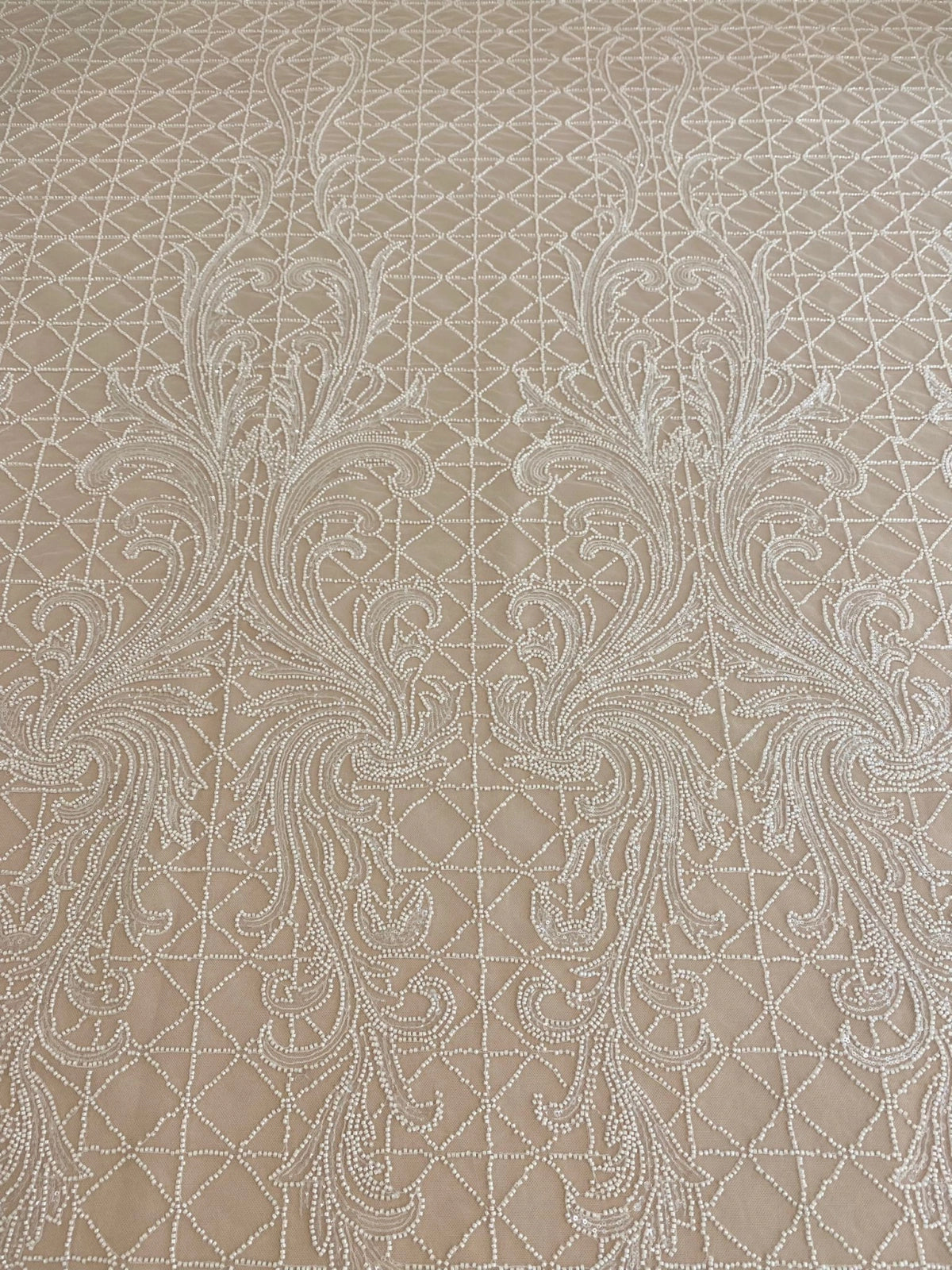 Dantela Ivory cu Model Geometric, cu Perle si Paiete
