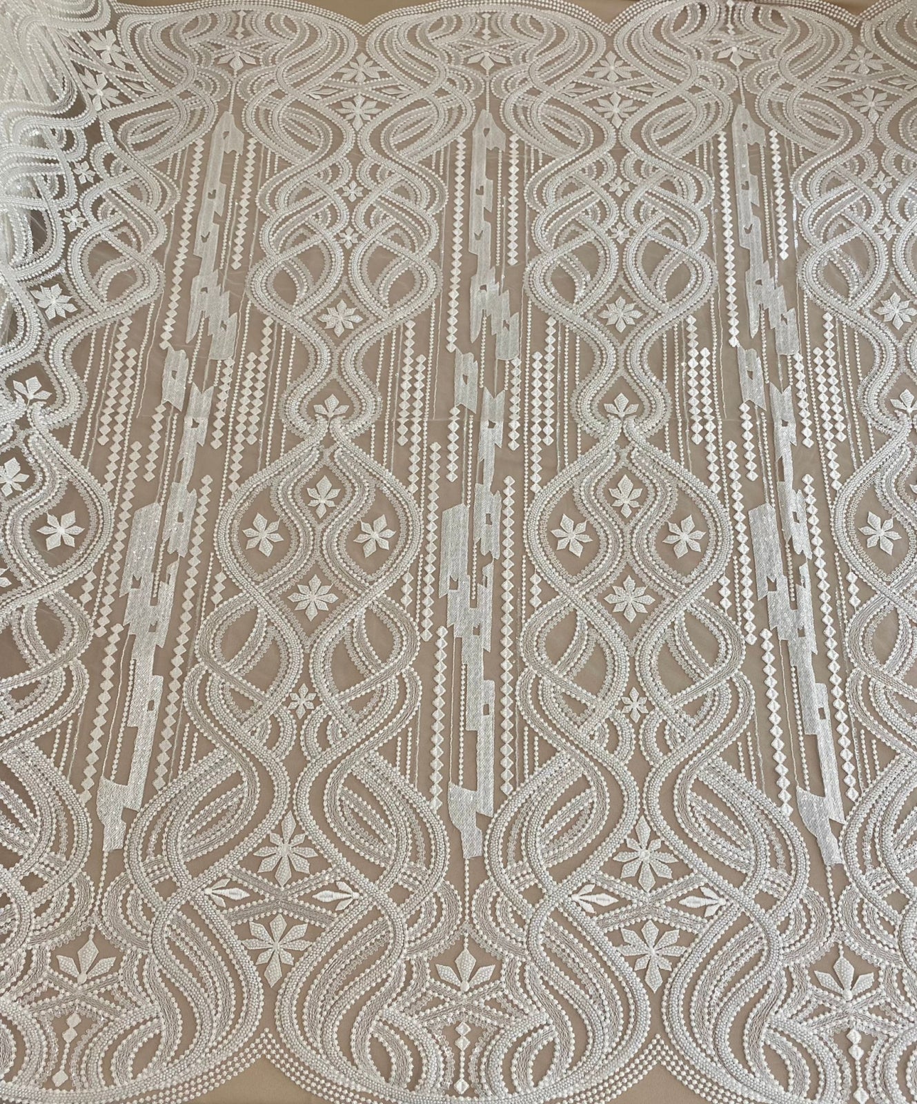 Dantela Ivory cu Model Geometric, cu Perle si Paiete
