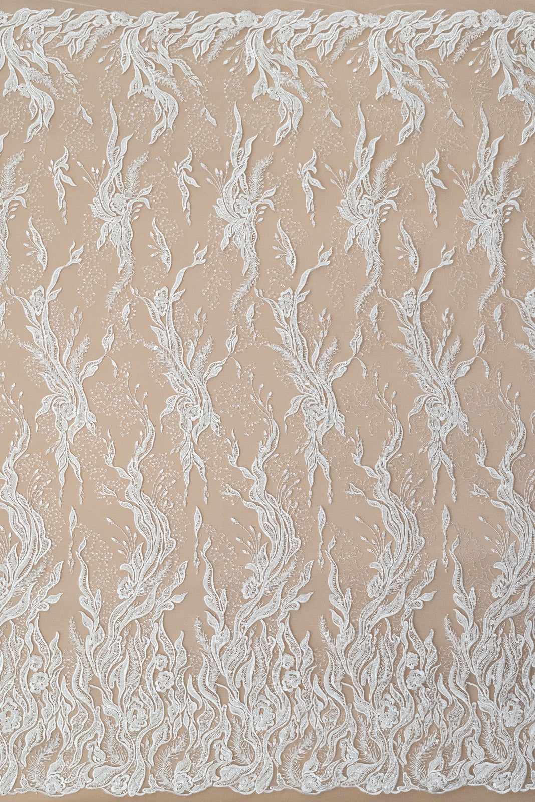 Dantela Couture Ivory cu Model Floral Liniar, cu Cristale, Perle si Paiete